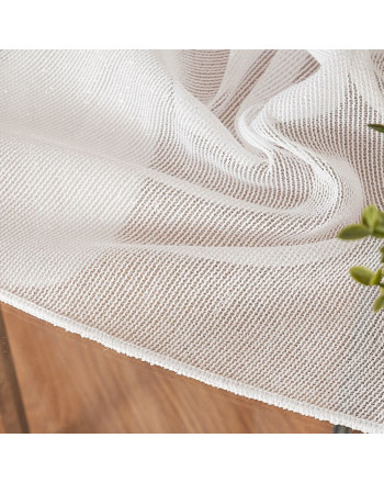 Krótka firanka do salonu z puszystą moherową siateczką wzbogacona połyskującą srebrną nicią, kolor biały, wysokość 160 cm - sprzedawana na metry