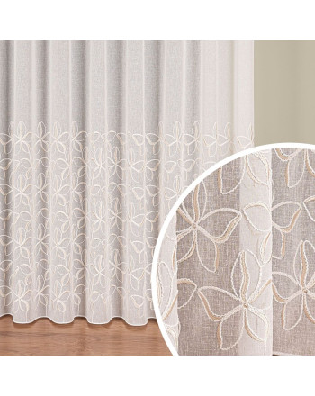 Długa firana 280 cm z kremowej oławianki z szerokim haftem w kwiaty, ozdobionym złotą nicią, z przybliżeniem na detal wzoru.