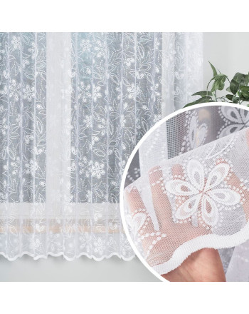 Krótka firanka żakardowa do kuchni ze wzorem po całości, kolor biały, oferowana w dwóch wysokościach - sprzedawana na metry