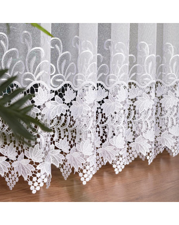 Długa firanka z zagęszczonej markizety z haftowaną aplikacją w postaci roślinnego wzoru pasowego, kolor biały, wysokość 250 cm - sprzedawana na metry