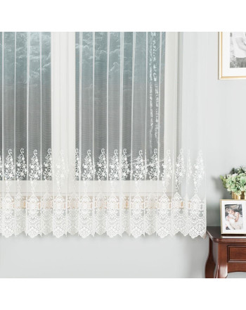 Krótka kremowa firana z delikatnym haftem na dole, na przelotkach - szyta na wymiar