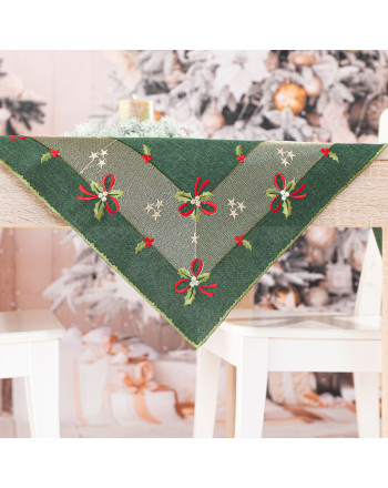 Kwadratowa serweta świąteczna 85x85 cm z zielonym tłem i haftowanym motywem kokard i ostrokrzewu ze zbliżeniem wzoru
