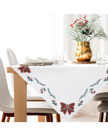 alt="Serweta świąteczna z kokardą w szkocką kratę i gałązkami, 80x80 cm – Markizeta Home, produkt polski"