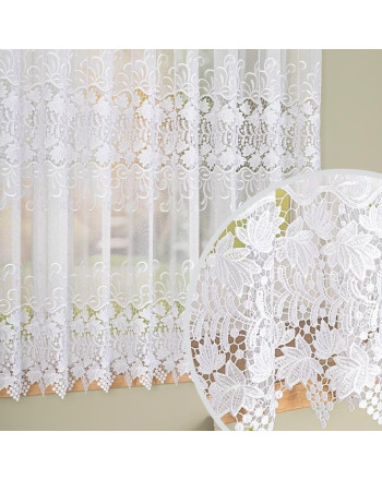 Krótka firanka z zagęszczonej markizety z haftowaną aplikacją w postaci roślinnego wzoru pasowego, kolor biały, dostępna w 2 wysokościach - sprzedawana na metry