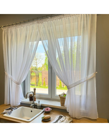 Krótka firana woalowa gotowa zakładana, z przędzy w 100% z recyklingu z ołowianką, dwa  rozmiary 300x160 cm lub 400x160 cm, Eko