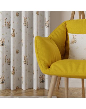 Biała tkanina zasłonowa z kolorowym nadrukiem, szerokość 150 cm, Króliczki - sprzedawana na metry