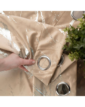 Gotowa zasłona welwetowa Marma na przelotkach ze srebrnym nadrukiem, kolor ciemny beżowy, rozmiar 140x250 cm