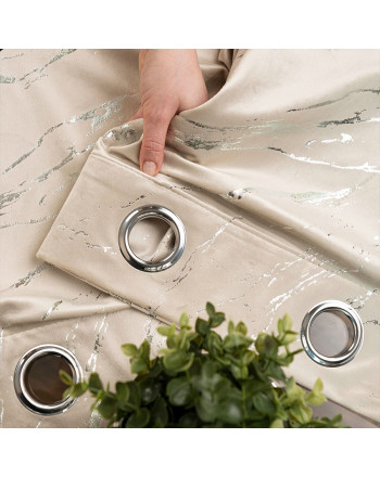 Gotowa zasłona welwetowa Marma na przelotkach ze srebrnym nadrukiem, kolor jasny kremowy, rozmiar 140x250 cm