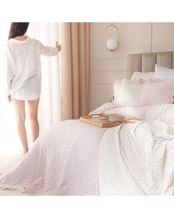 Narzuta na łóżko z dekoracyjną falbanką Werona, kolor różowy, dostępna w 3 rozmiarach