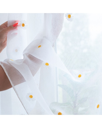 Firanka do salonu na taśmie, haftowane stokrotki Bellis, rozmiar 300x160 cm 