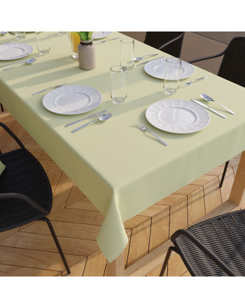 Obrus z tkaniny wodoodpornej, kolor zielony. Wiosenny piknik, wykończony listwą - szyty na wymiar