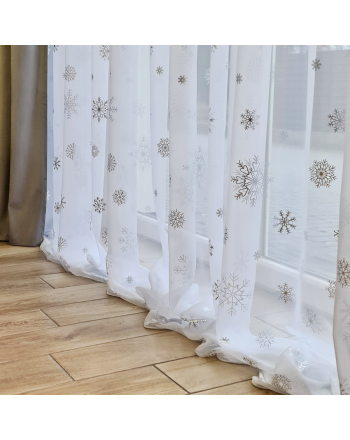 Biała firana świąteczna z obciążnikiem na taśmie wysokość 290 cm Śnieżka - szyta na wymiar