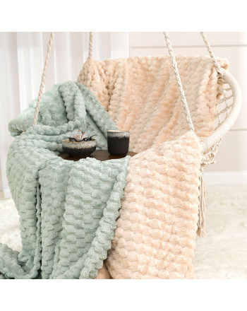 Puszysty i miękki wytłaczany koc, kolor miętowy, oferowany w dwóch rozmiarach, Mikos