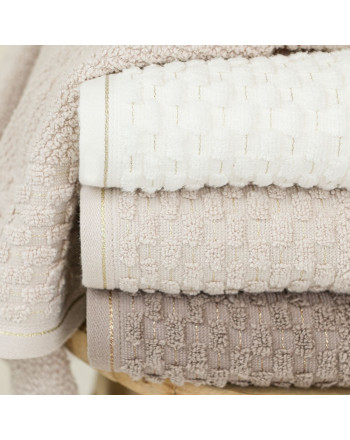 Ręcznik bawełniany frotte z tłoczoną bordiurą i złotą nitką, kolor biały, oferowany w dwóch rozmiarach, Neptun