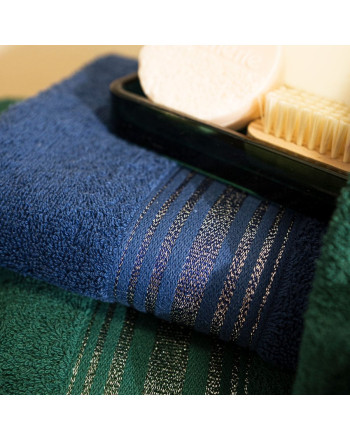 Ręcznik bawełniany z ozdobną bordiurą z nabłyszczanej srebrnej nici, kolor granatowy, oferowany w dwóch rozmiarach, Oskar