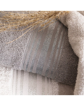 Ręcznik bawełniany z ozdobną bordiurą z nabłyszczanej srebrnej nici, kolor ciemny szary, oferowany w dwóch rozmiarach, Oskar