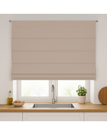 Roleta rzymska zaciemniająca na karnisz na sznurek kolor jasny chłodny beżowy - szyta na wymiar