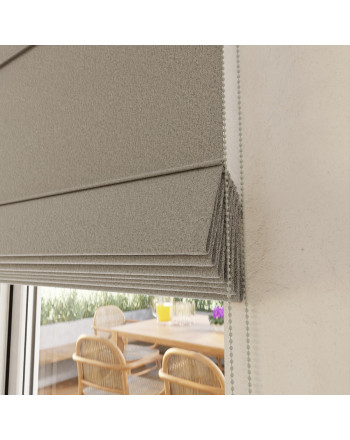 Roleta rzymska do kuchni 100% zaciemnienia, kolor szarobeżowy - szyta na wymiar