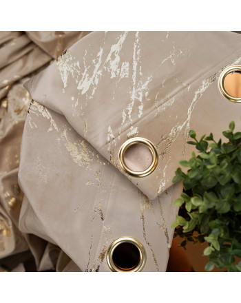 Gotowa zasłona welwetowa Marma na przelotkach za złotym zdobieniem, kolor ciemny beżowy, rozmiar 140x250 cm