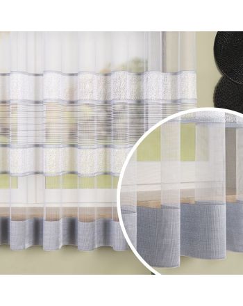 Krótka firanka żakardowa z nowoczesnym wzorem pasowy, kolor biało-szary, oferowana w 2 wysokościach - sprzedawana na metry