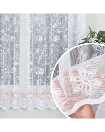Krótka firanka żakardowa do kuchni ze wzorem po całości, kolor biały, oferowana w dwóch wysokościach - sprzedawana na metry