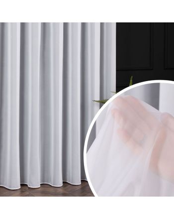 śnieżnobiała firana woalowa z ołowianką 350 cm do salonu ALLURE ze zbliżeniem na firankę
