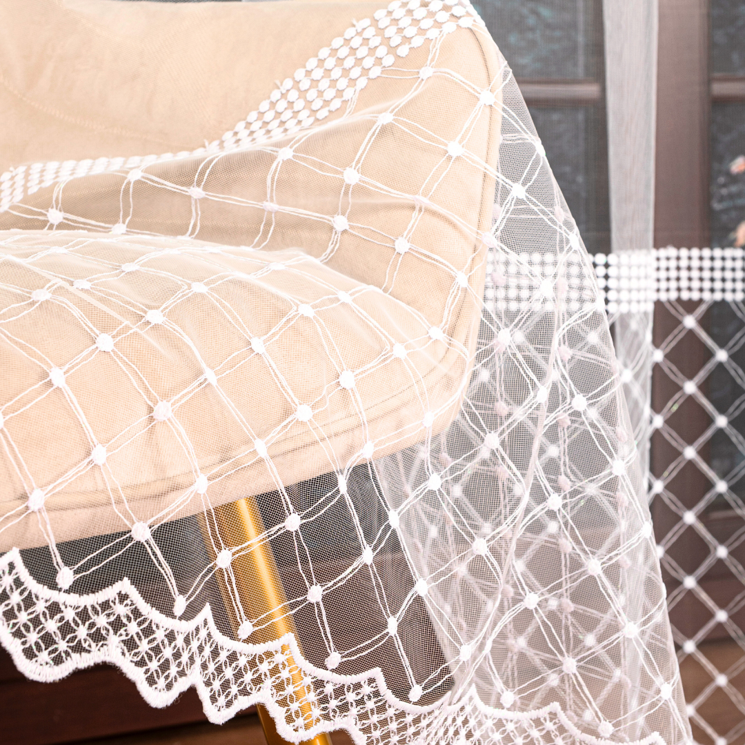 Firana do salonu haftowana, kolor biały wysokość 285 cm Metis - sprzedawana na metry