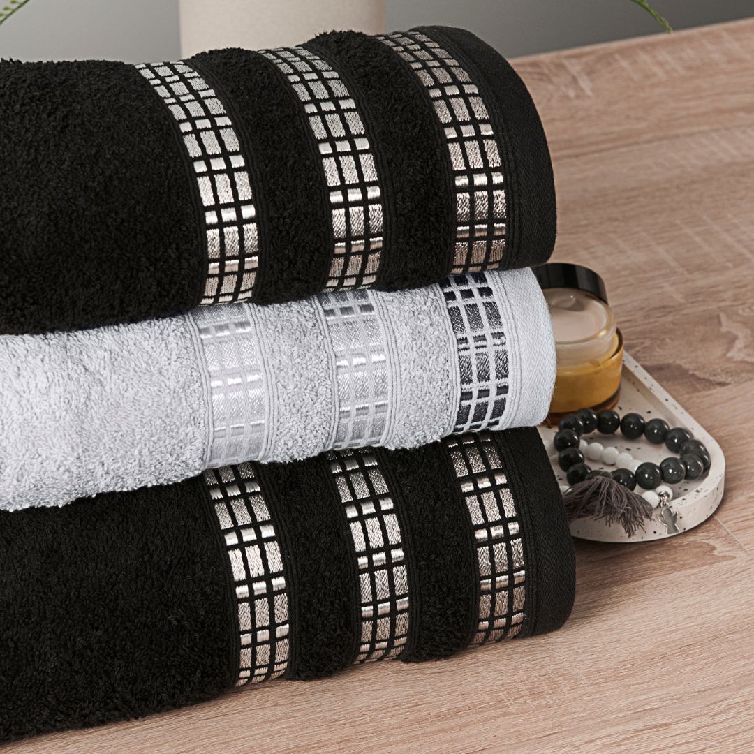Czarny ręcznik frotte Luxury