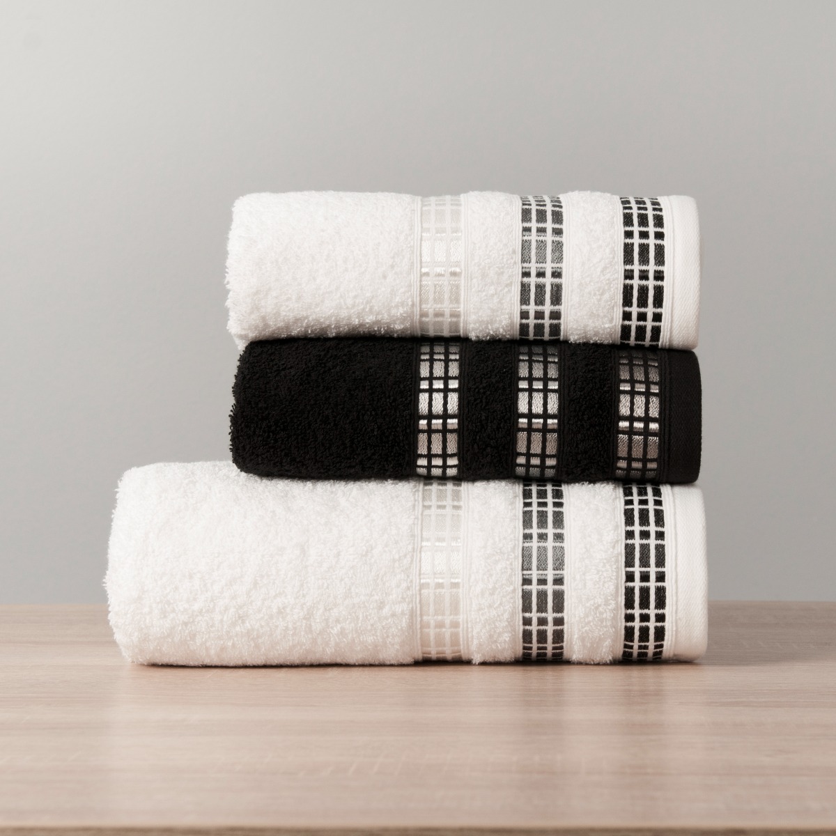 Biały ręcznik frotte Luxury