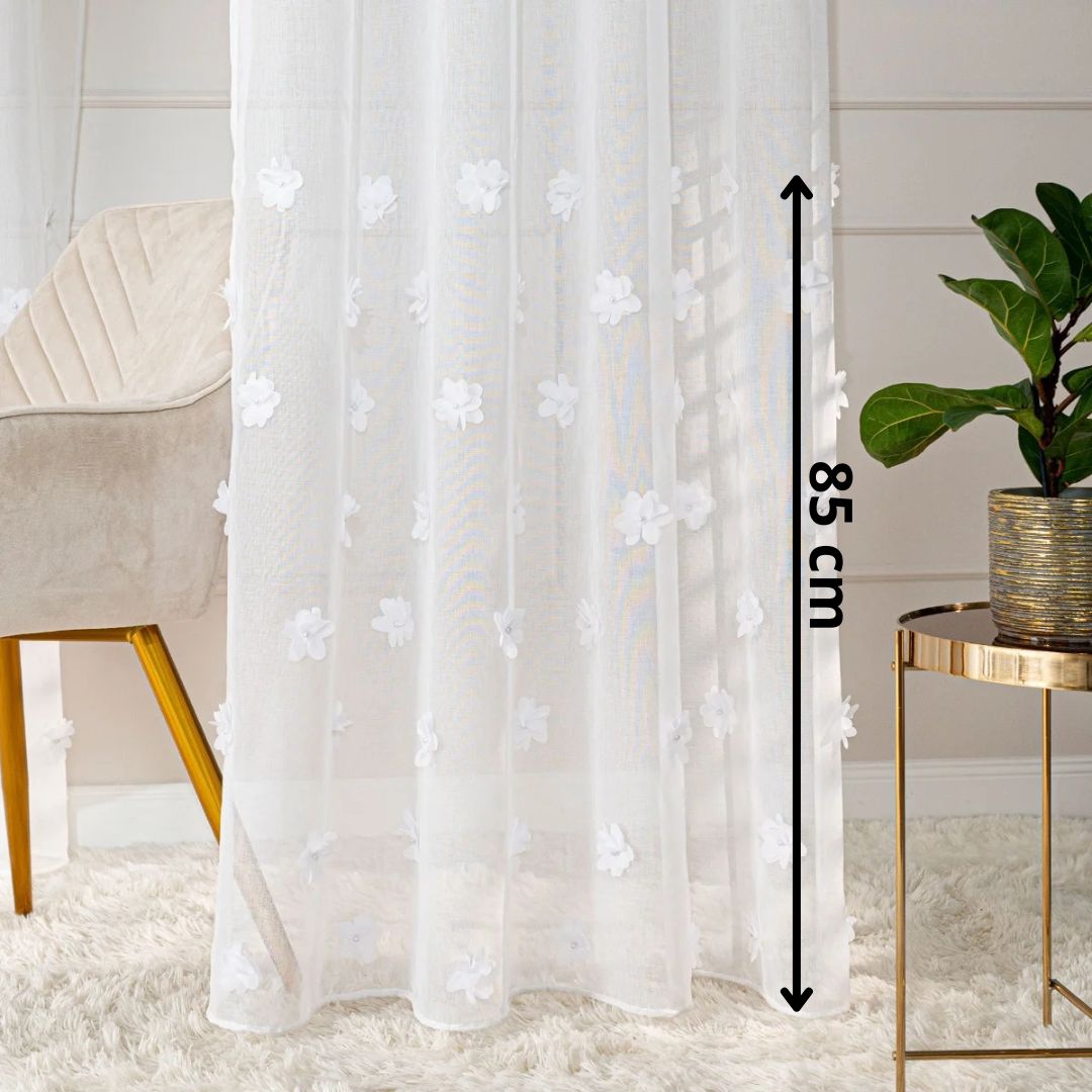 Firanka do salonu gotowa z etaminy w kwiaty 3D z perłą na srebrnych przelotkach 140x250 cm Perła