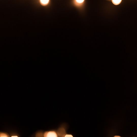 Zaczynamy odliczanie do Świąt Bożego Narodzenia 🎄 W naszej ofercie czekają zasłony oraz tkaniny dekoracyjne, firany drukowane, haftowane oraz zazdrostki, a całość uzupełniają stylowe poszewki oraz eleganckie nakrycia stołu. Sprawdź